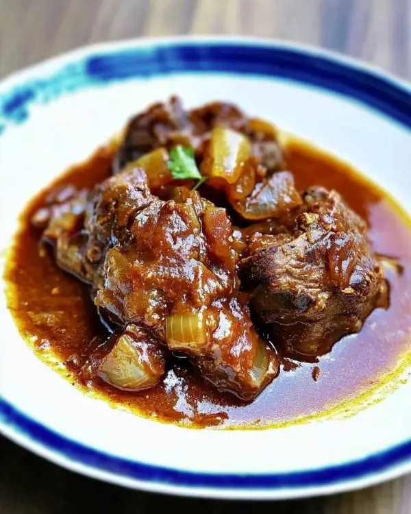 Recette de Queue de Boeuf Mijotée 4 la queu de boeuf a table