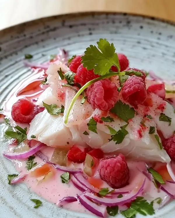Ceviche de Loup de Mer à la Framboise Envoûtant 4 Ceviche de Loup de Mer à la Framboise avec Leche de Tigre à la Rose