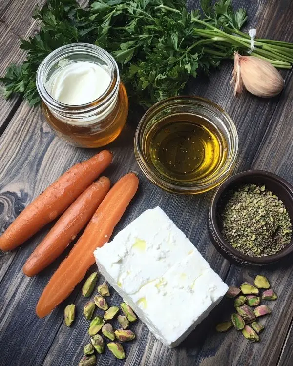 Feta Fouettée, Carottes Rôties au Miel et Za'atar 2 Les ingrédients pour Feta Fouettée, Carottes Rôties au Miel