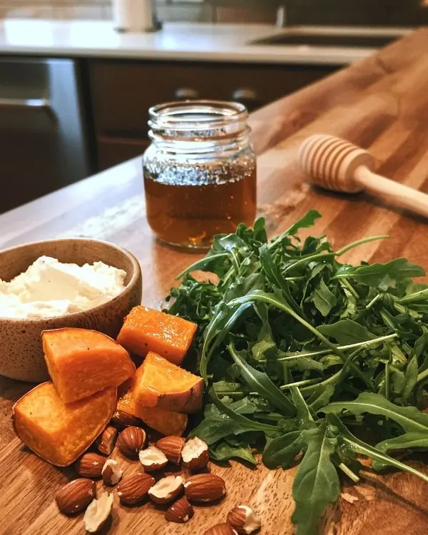 Gaufre de Patate Douce, Burrata, Pesto de Noisettes 2 Les ingrédients pour Gaufre de Patate Douce, Burrata, Pesto de Noisettes & Miel Épicé