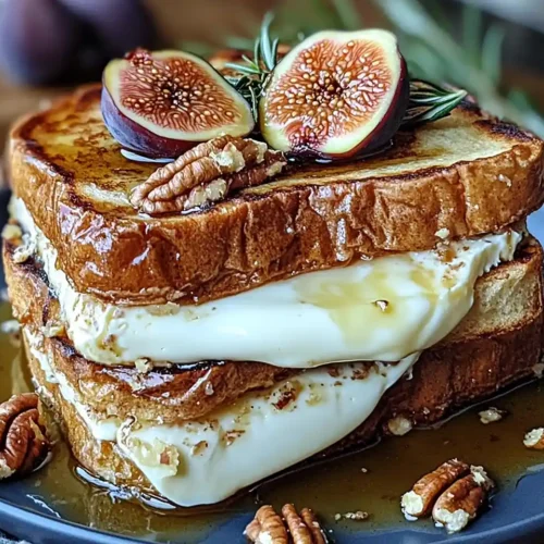 Pain Perdu Salé au Cœur Coulant de Camembert 2 Pain Perdu Salé, Cœur Coulant Camembert, Figues Rôties & Noix de Pécan