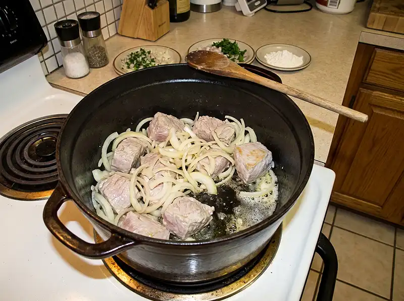 Sauté de Veau Moelleux 4 début de cuisson Sauté de Veau Moelleux et Parfumé