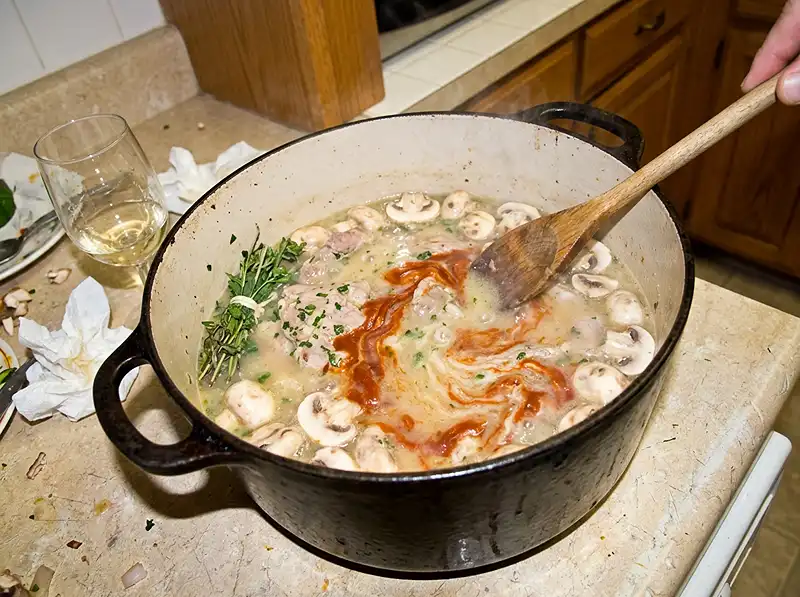 Sauté de Veau Moelleux 5 la sauce se construit Sauté de Veau Moelleux et Parfumé